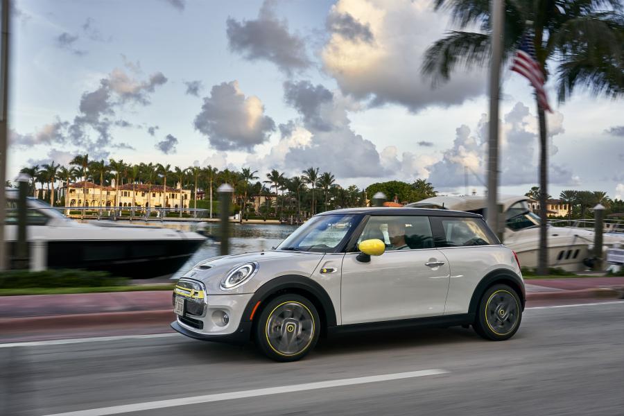  Mini Cooper SE (F56) 2020 года  (NA) (фото 81 из 342)